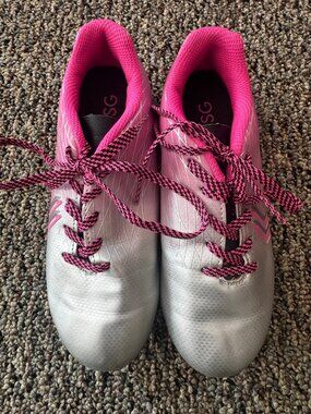 DSG- Kids Sports Cleats - Size 1